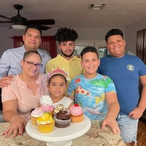 Meet your Posher, Elizabeth